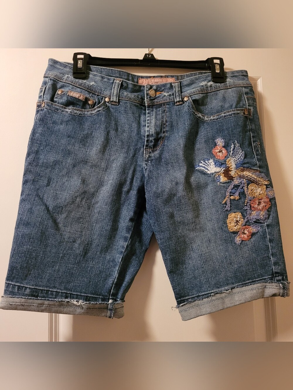 Candies Bermuda Shorts Denim Womens Jr 11 Boho Embroidered Hippie Floral vintage